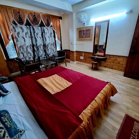 Hotel Snow Mountain Mall Road Manali  Exterior photo