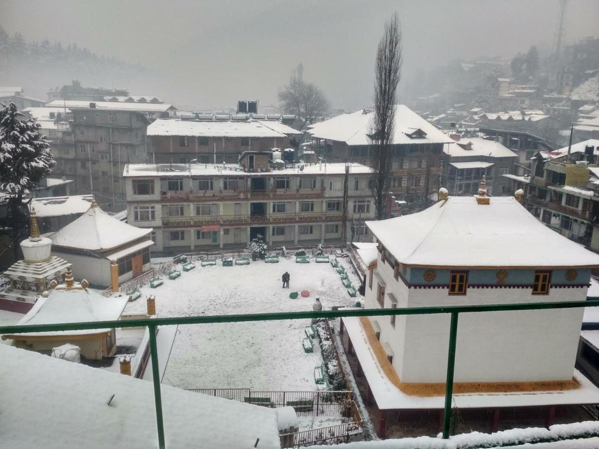 Hotel Snow Mountain Mall Road Manali  Exterior photo
