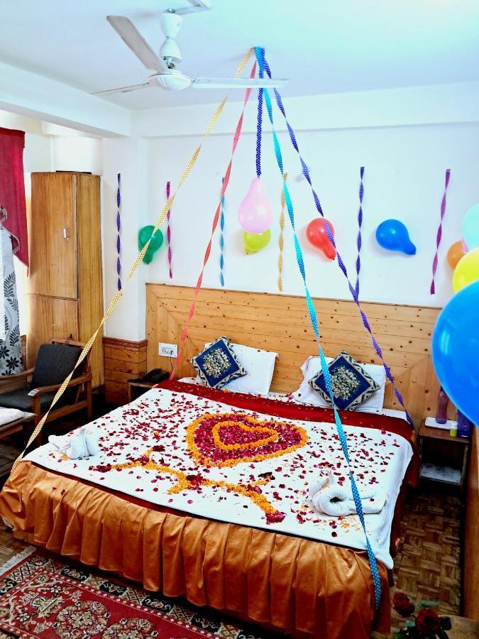 Hotel Snow Mountain Mall Road Manali  Exterior photo