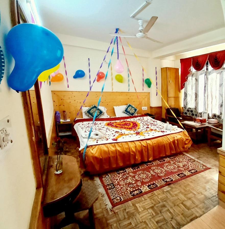 Hotel Snow Mountain Mall Road Manali  Exterior photo